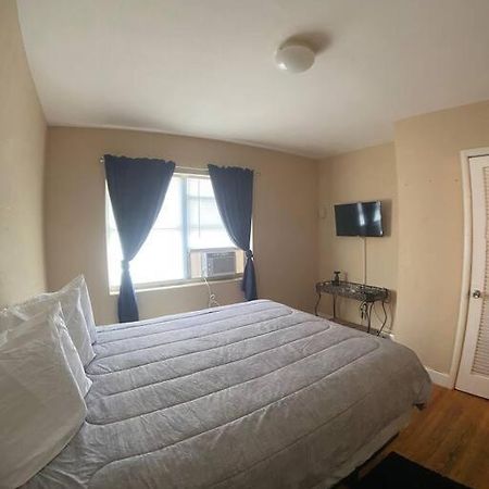 Private One-Bedroom 8 -Directly Across From Beach St. Pete Beach Luaran gambar